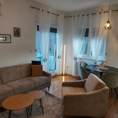 Apartment Gold Lux1 *